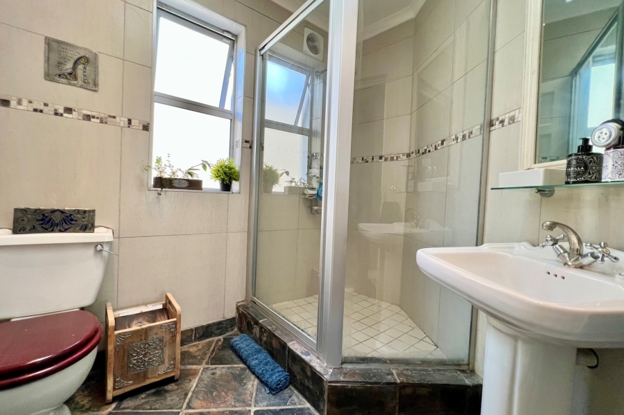 To Let 3 Bedroom Property for Rent in Van Riebeeckstrand Western Cape
